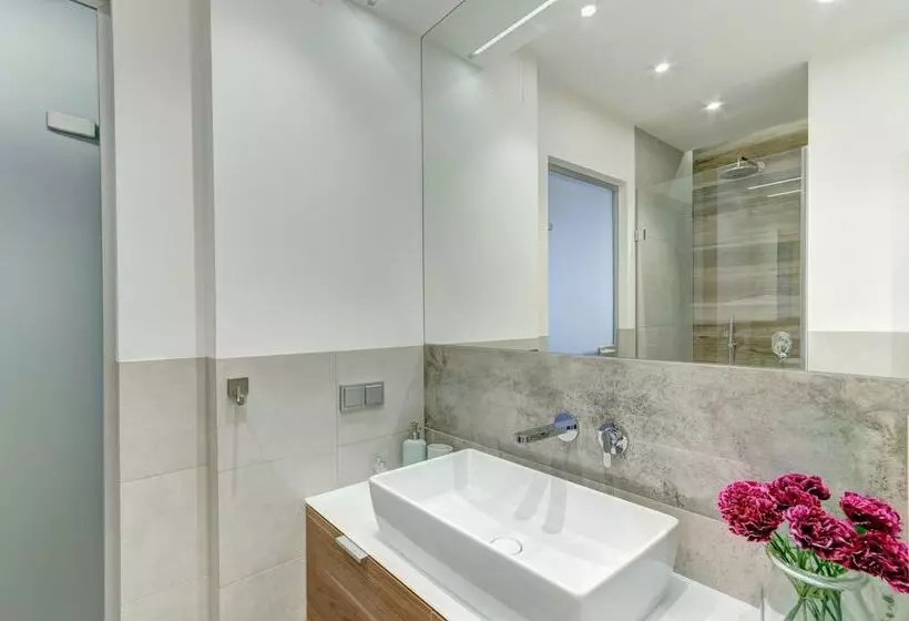 Dom & House    Apartments Old Town Ogarna