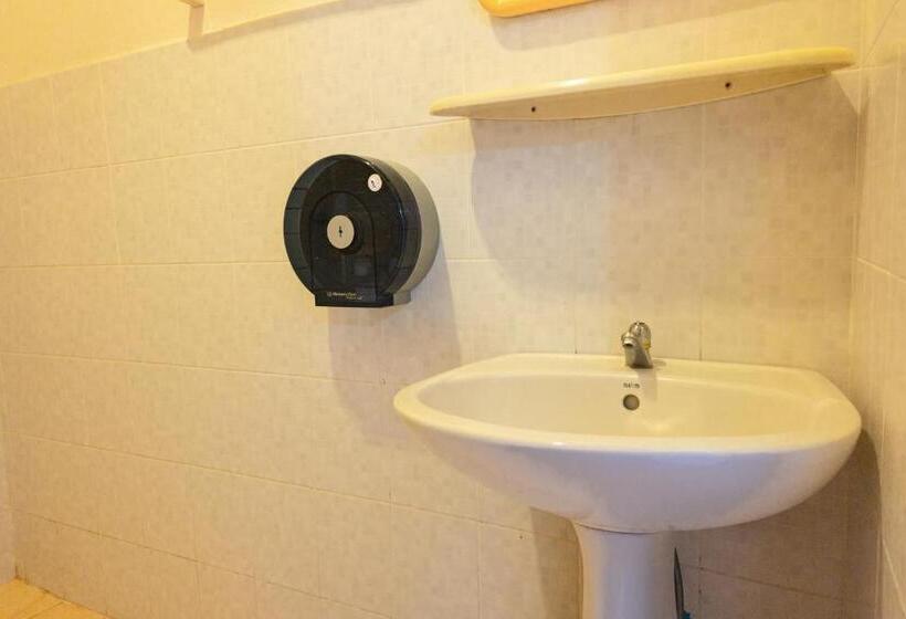 בית מלון כפרי Roomquest Golden Triangle Premium Collection