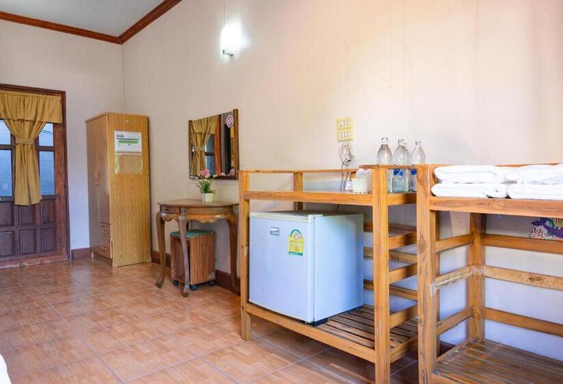 בית מלון כפרי Roomquest Golden Triangle Premium Collection