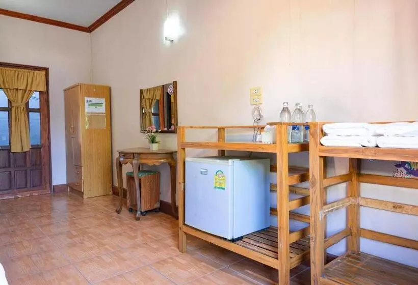 هتل Roomquest Golden Triangle Premium Collection