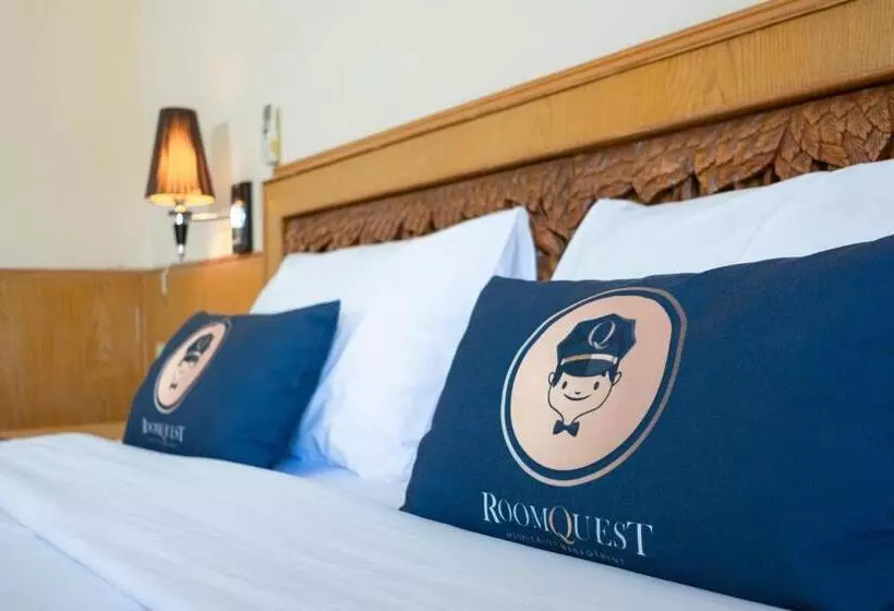 هتل Roomquest Golden Triangle Premium Collection