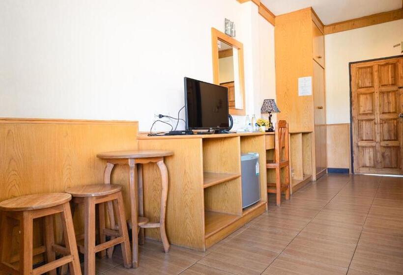 בית מלון כפרי Roomquest Golden Triangle Premium Collection