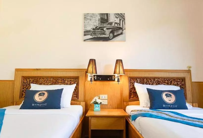 هتل Roomquest Golden Triangle Premium Collection