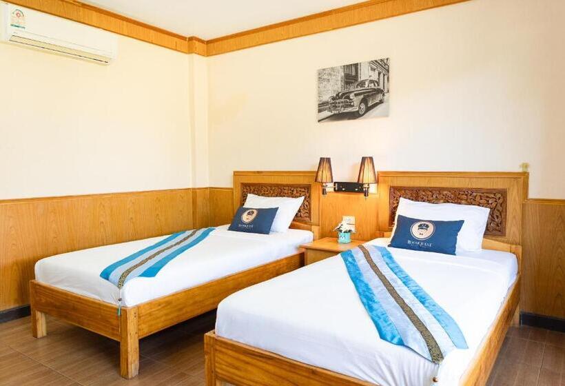 בית מלון כפרי Roomquest Golden Triangle Premium Collection