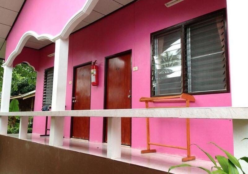 בית מלון כפרי Chokdee Resort