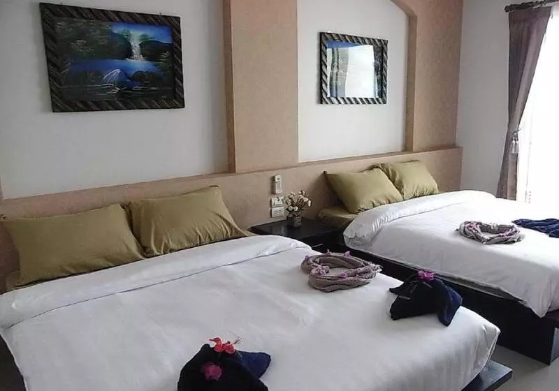 Hotelli Chokdee Resort