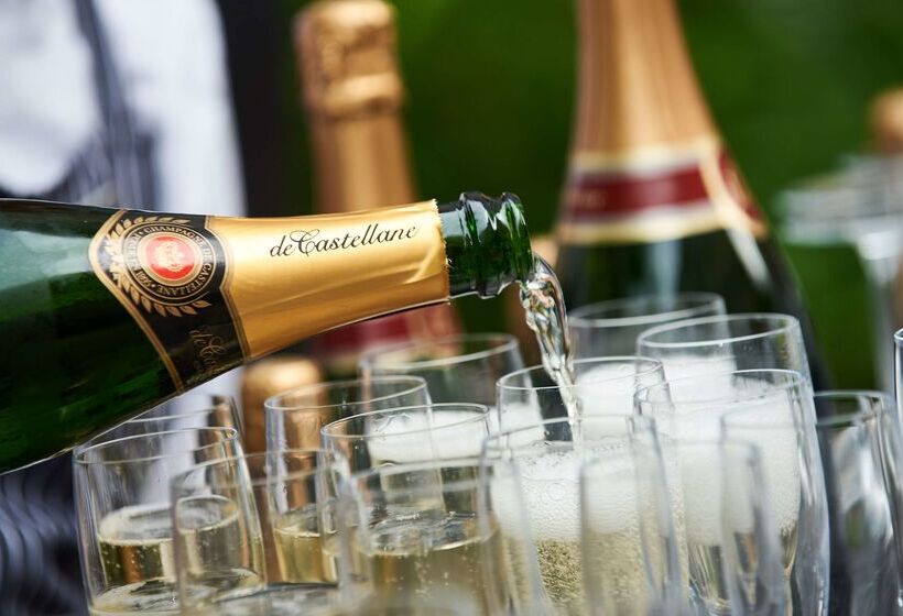 هتل Park Inn By Radisson Brussels Airport