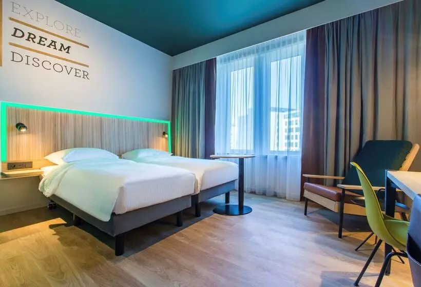 هتل Park Inn By Radisson Brussels Airport