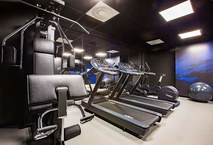 هتل Park Inn By Radisson Brussels Airport