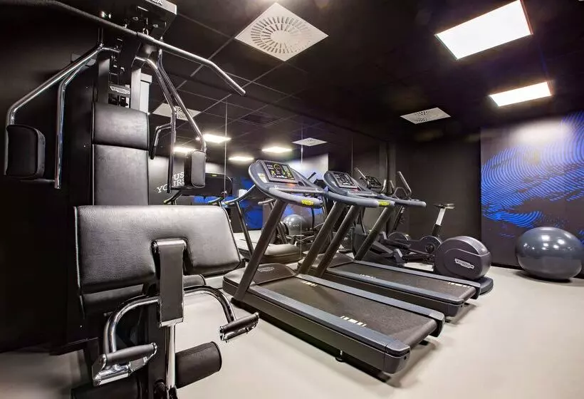 هتل Park Inn By Radisson Brussels Airport