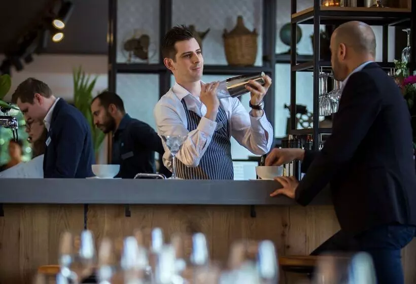 هتل Park Inn By Radisson Brussels Airport