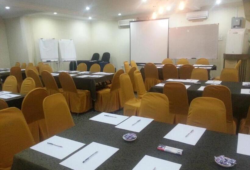 Отель Seri Pengantin Resort