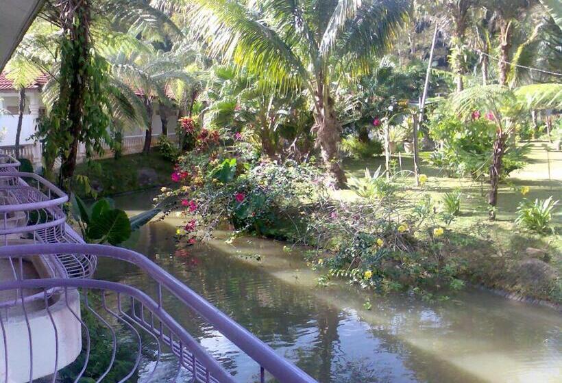 Отель Seri Pengantin Resort