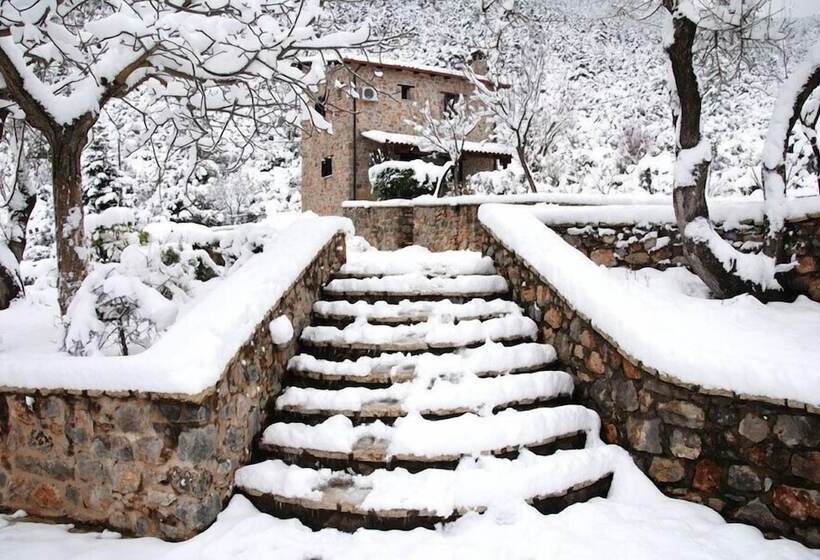 Menalia Villas & Suites