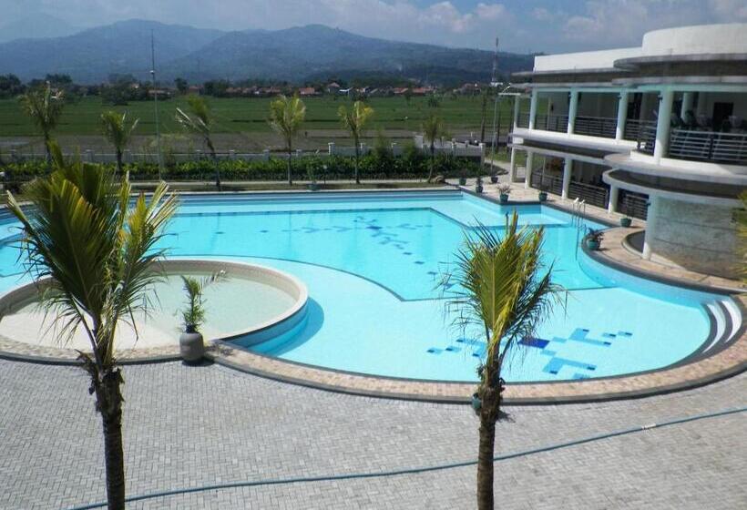 Sutanraja Hotel & Convention Centre