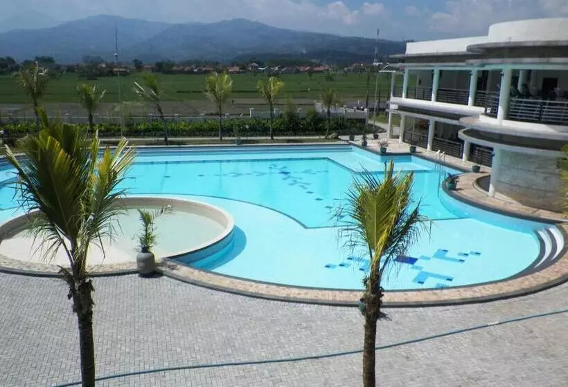 Sutanraja Hotel & Convention Centre