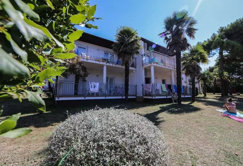 Hotelli Ai Pini Medulin Resort