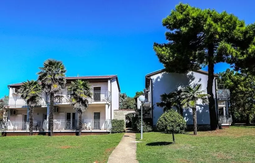 Hotelli Ai Pini Medulin Resort
