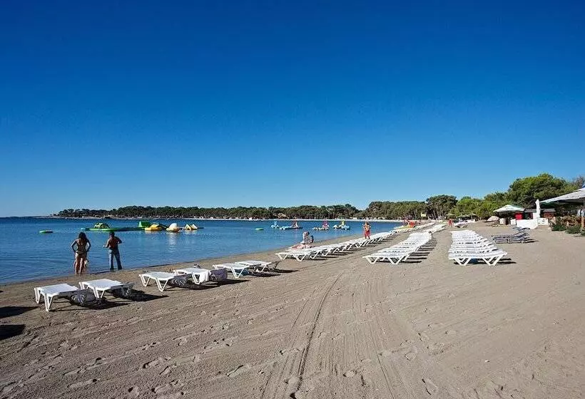 Hotelli Ai Pini Medulin Resort