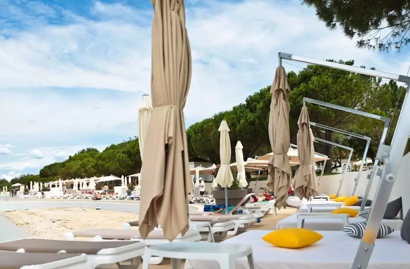 Hotelli Ai Pini Medulin Resort