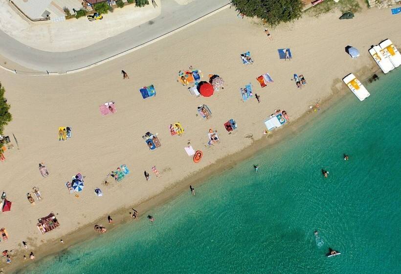 هتل Ai Pini Medulin Resort