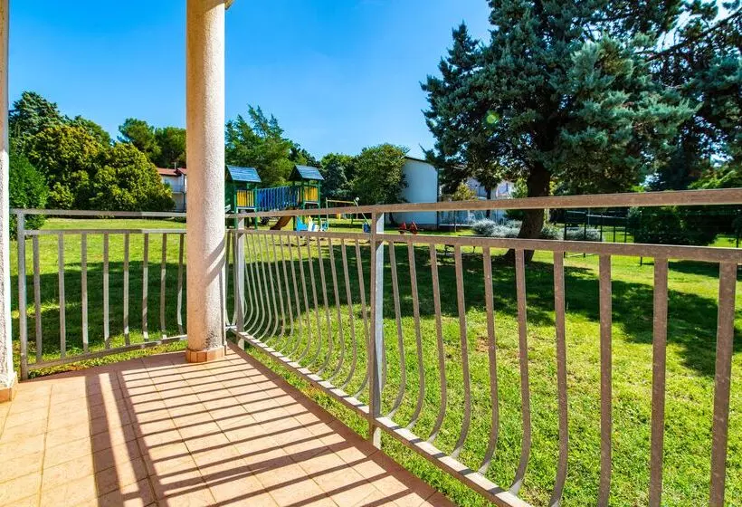 Hotelli Ai Pini Medulin Resort