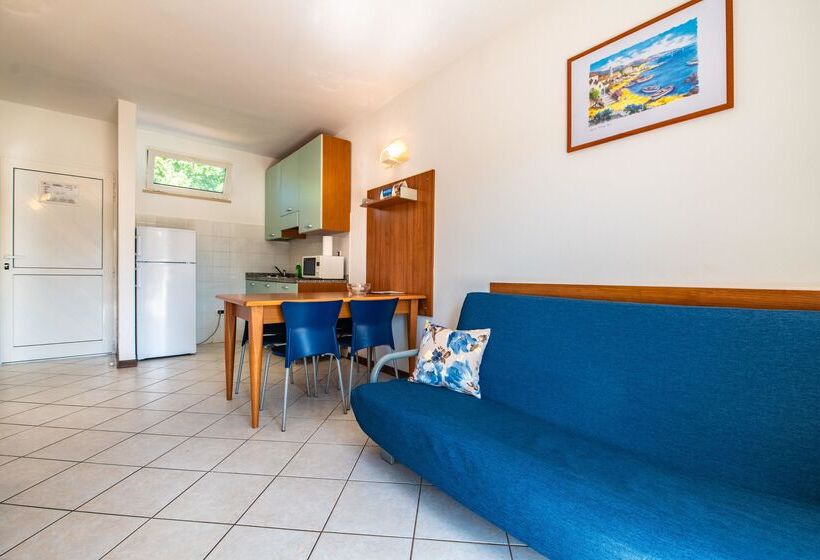 هتل Ai Pini Medulin Resort