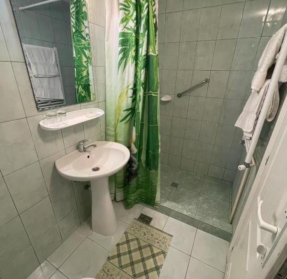 تختخواب و صبحانه Pensiunea Olt Centrum/ Olt Centrum Panzió