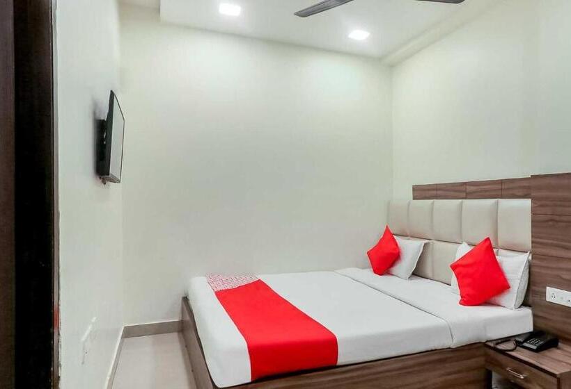 Flagship Hotel Metro View