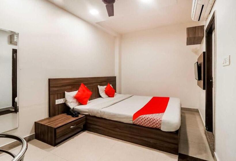 Flagship Hotel Metro View