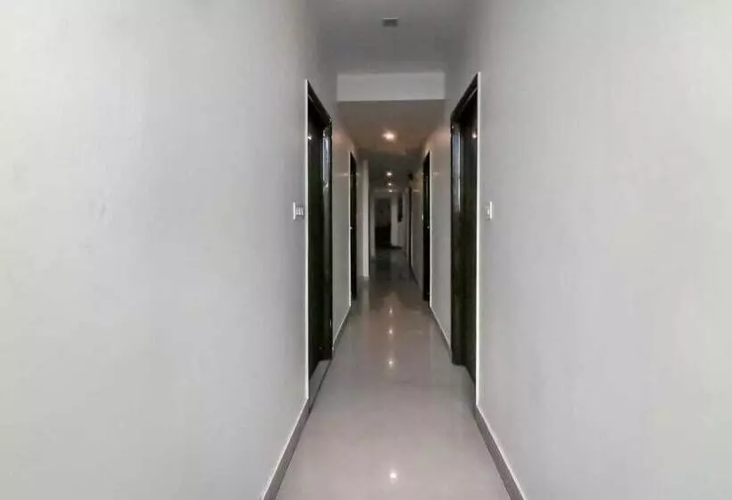 Flagship Hotel Metro View