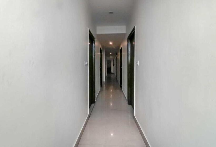 Flagship Hotel Metro View