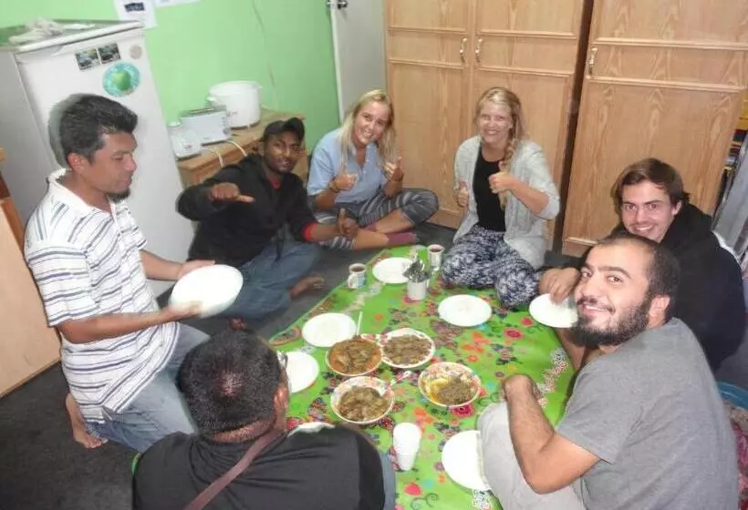 Netasha Holiday Inn And Apartment