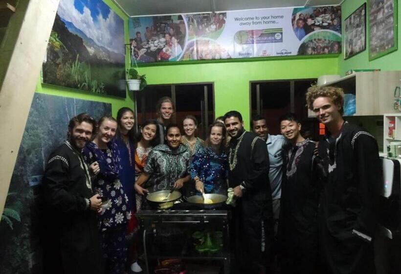 Netasha Holiday Inn And Apartment