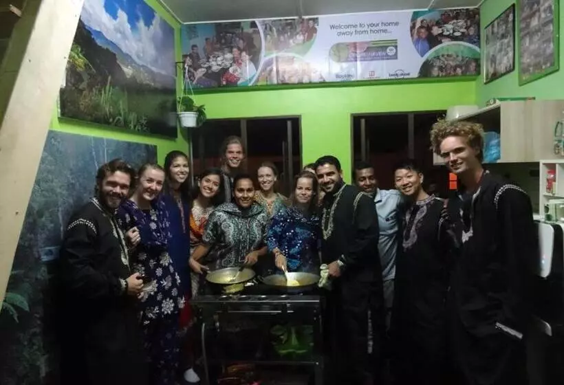 Netasha Holiday Inn And Apartment