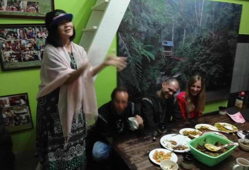 Netasha Holiday Inn And Apartment