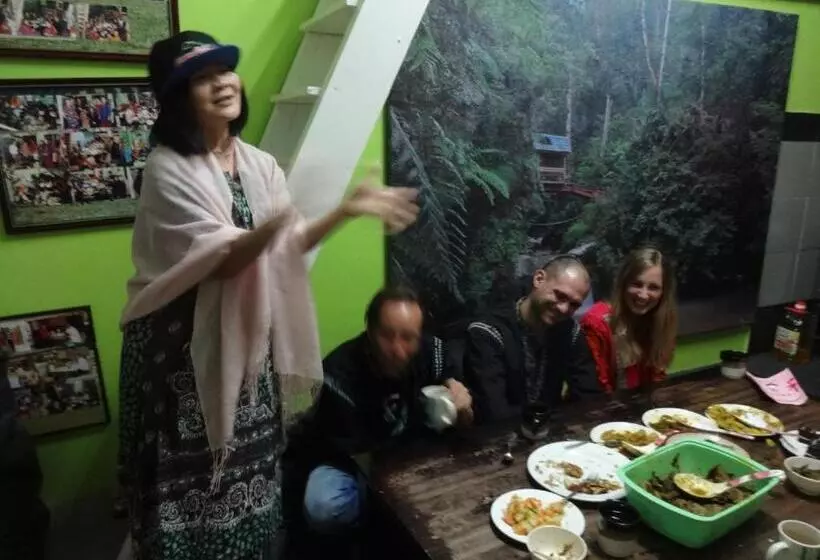 Netasha Holiday Inn And Apartment