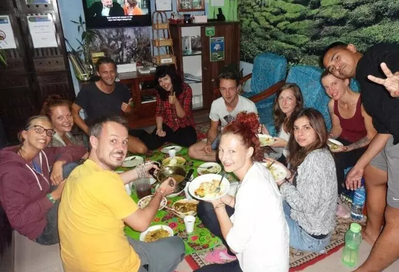 Netasha Holiday Inn And Apartment