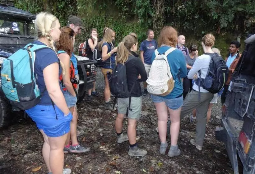 Netasha Holiday Inn And Apartment