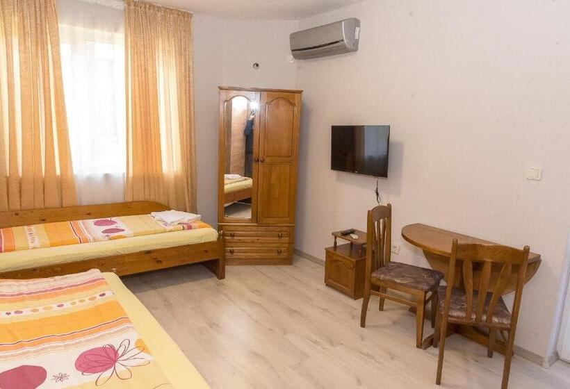 פנסיון къща за гости мони