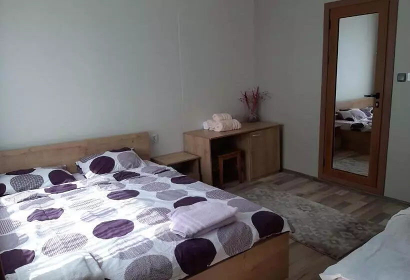 Majatalo самостоятелна стая в клубна къща артемида