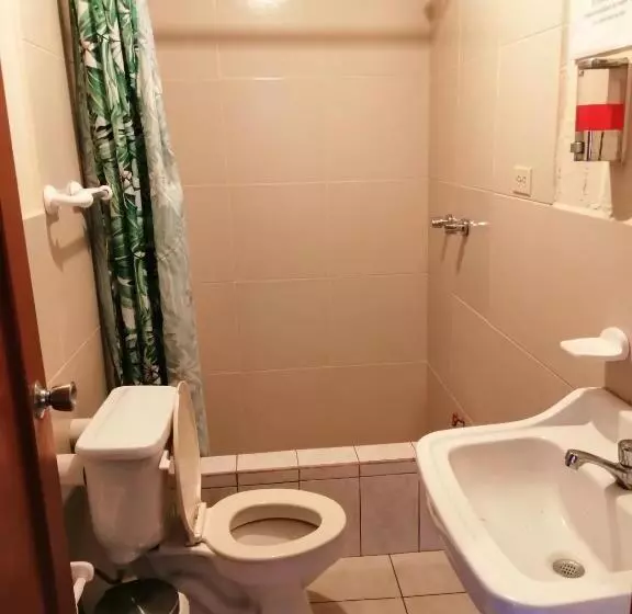 ペンション La Perla Cuencana Hostal
