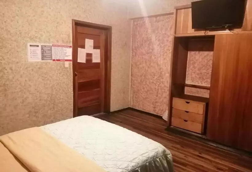 ペンション La Perla Cuencana Hostal