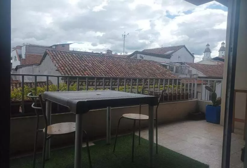 ペンション La Perla Cuencana Hostal