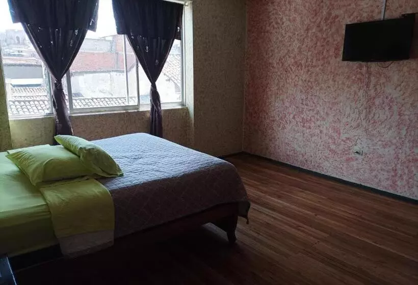 ペンション La Perla Cuencana Hostal
