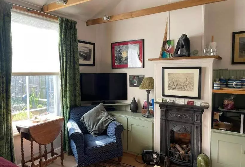 Aamiaismajoitus (B&B) Little House Felixstowe