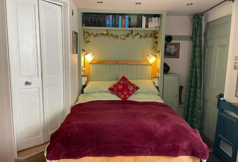 Bed and Breakfast Little House Felixstowe