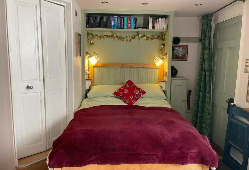 Aamiaismajoitus (B&B) Little House Felixstowe