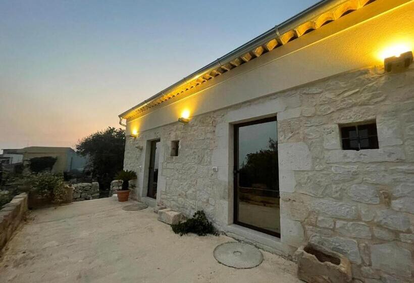 هتل Casale Millinchè