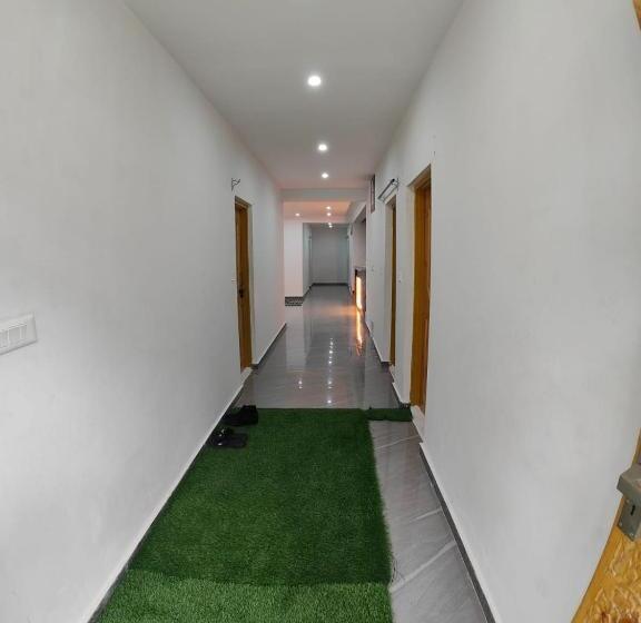 Otel Crest Plaza Resort